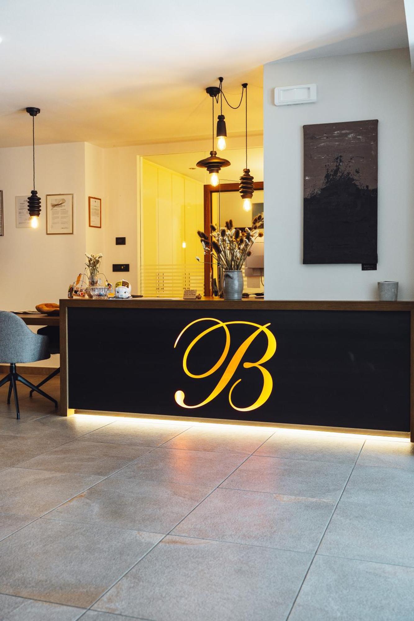 Appartement-Hotel Beatenhof Тироло Экстерьер фото